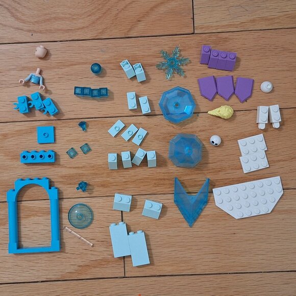 Lego Disney Frozen set 43199 - Picture 2 of 4